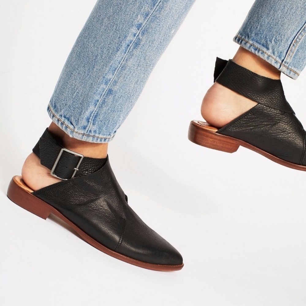 Free People Bryce Wrap Flat